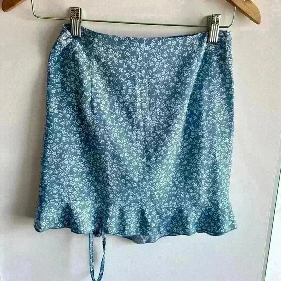 SHEIN Womens VCAY Ditsy Floral Ruched Detail Ruffle Vacation Euro Summer Skirt 2 - Picture 6 of 8